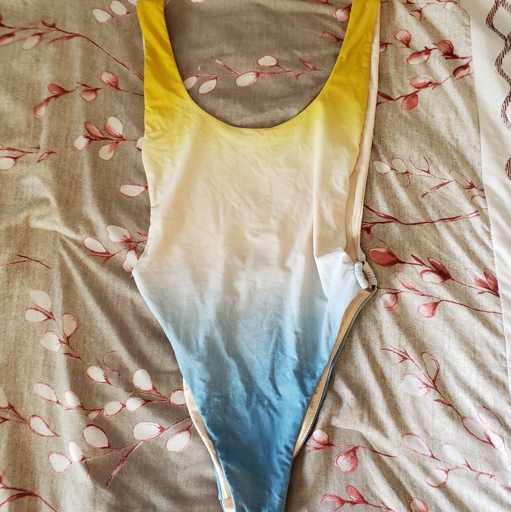 Swimming suit